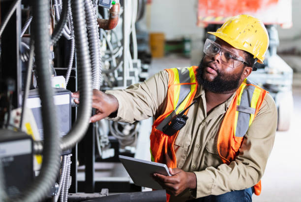 Best Affordable Electrician  in Vandalia, MO